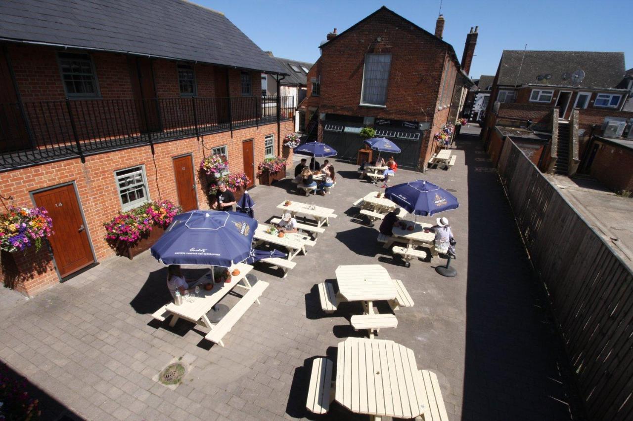 Hotel The Angel In Wootton Bassett Royal Wootton Bassett Zewnętrze zdjęcie