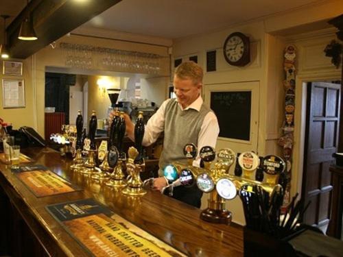 Hotel The Angel In Wootton Bassett Royal Wootton Bassett Zewnętrze zdjęcie