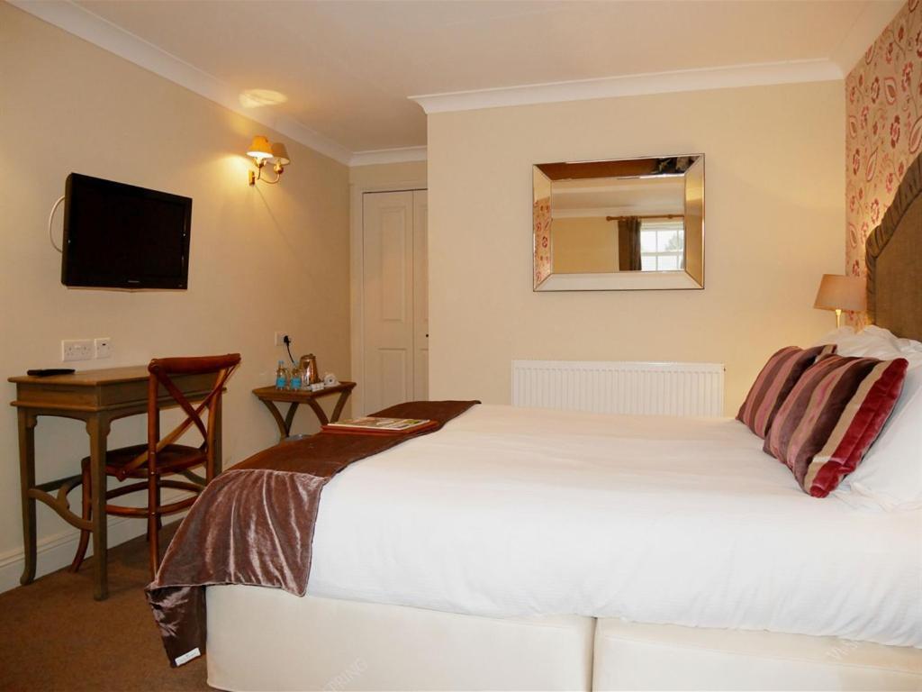 Hotel The Angel In Wootton Bassett Royal Wootton Bassett Zewnętrze zdjęcie